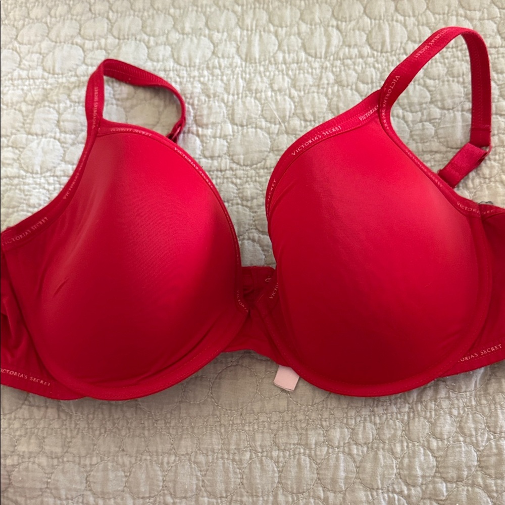 Victoria's Secret TShirt Red Bra